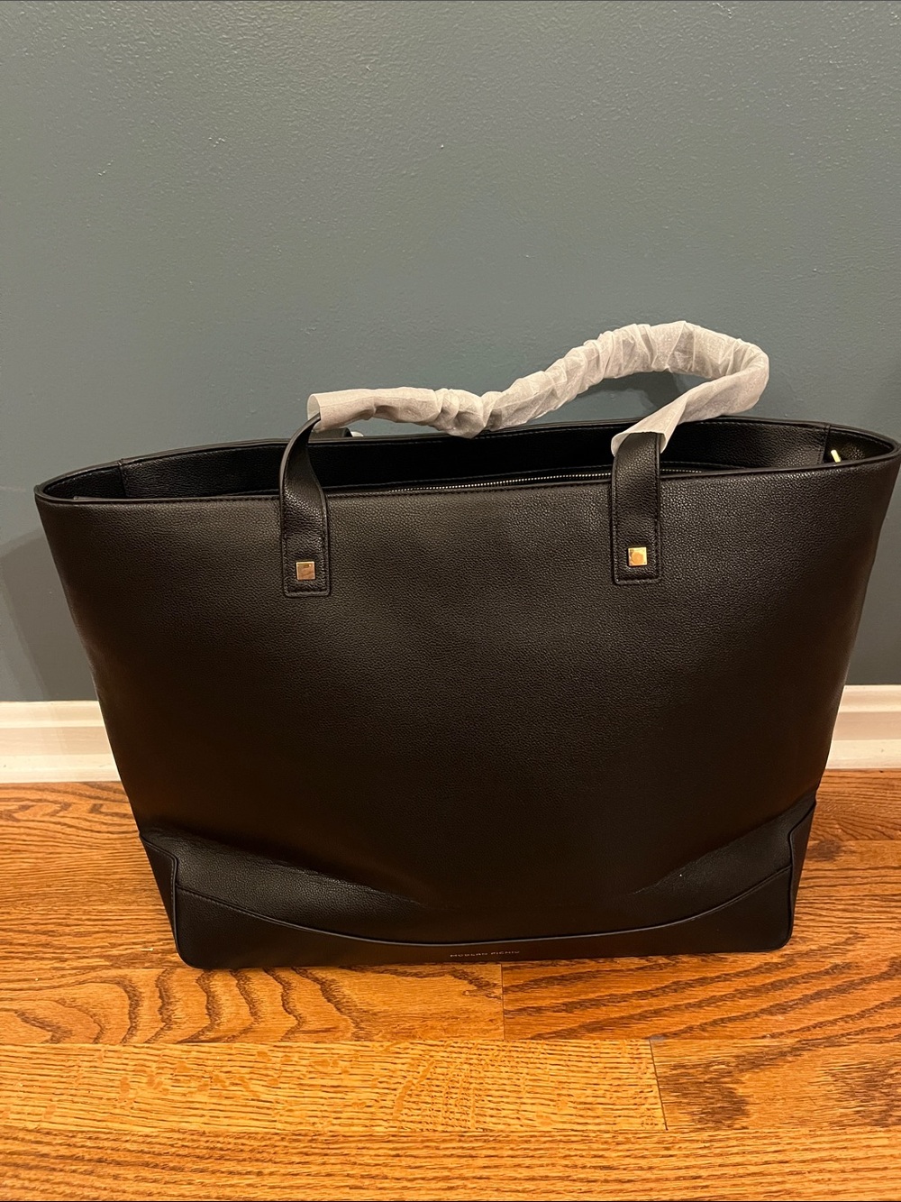 Modern picnic tote